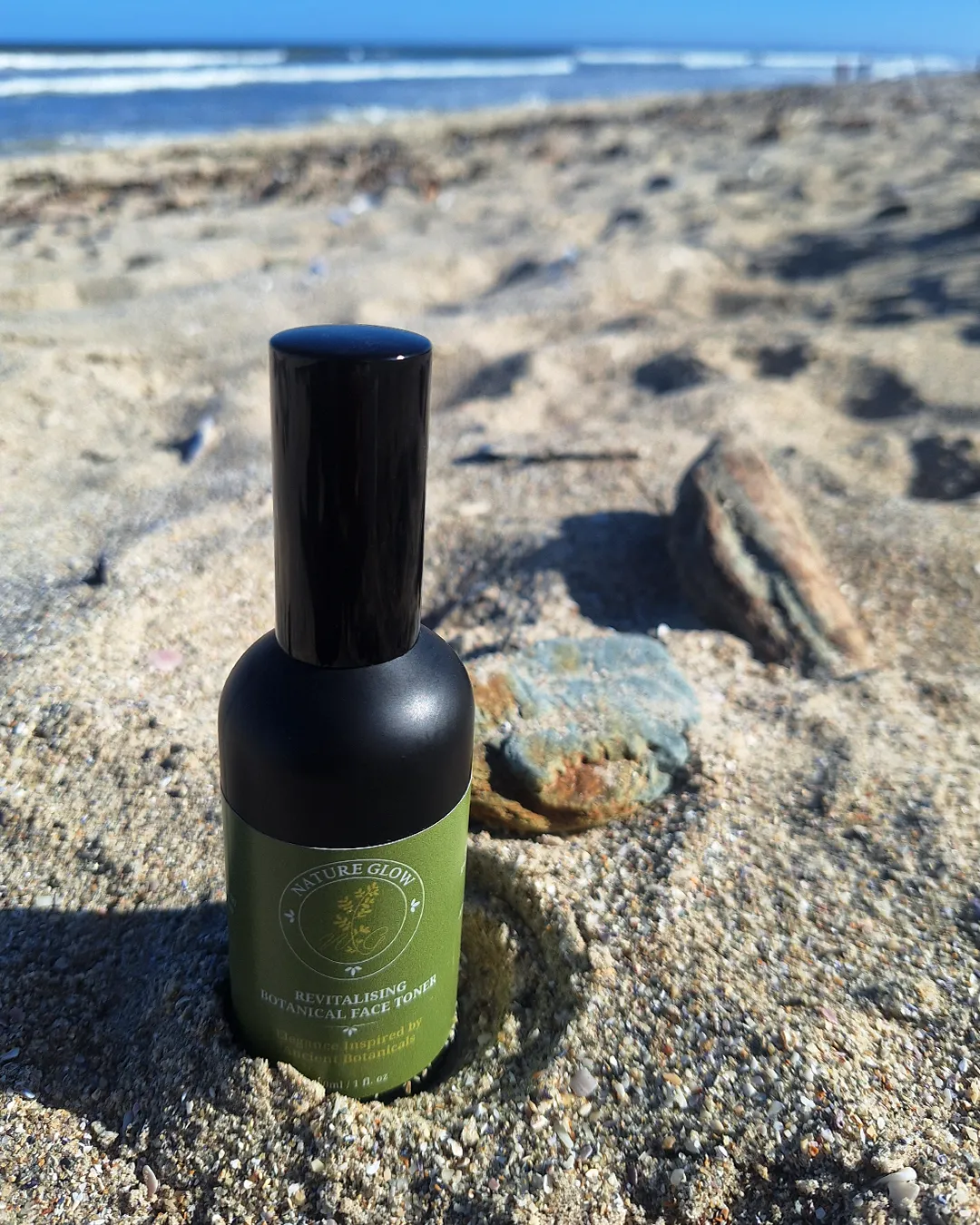 nature glow revitalising face toner_02